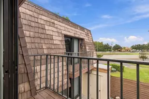 15431 W Pond Woods Dr, Tampa, FL 33618 - Photo 32