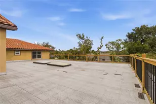 303 Sunny Ln, Belleair, FL 33756 - Photo 42