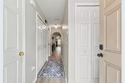 4709 Ashburn Pond Way, Tampa, FL 33610 - Photo 12