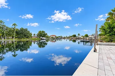 9398 Sun Isle Drive NE, Saint Petersburg, FL 33702 - Photo 4