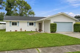 1630 Dale Cir N, Dunedin, FL 34698 - Photo 2