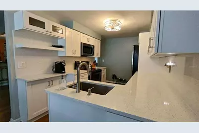 257 5th St NW, Largo, FL 33770 - Photo 10