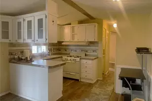 4748 Elwana Way, Zephyrhills, FL 33541 - Photo 4