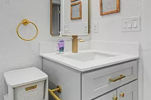3000 Karen Ave, Largo, FL 33774 - Photo 20