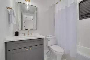 233 8th St N, Saint Petersburg, FL 33701 - Photo 28