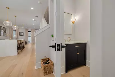 233 8th Street N, Saint Petersburg, FL 33701 - Photo 18