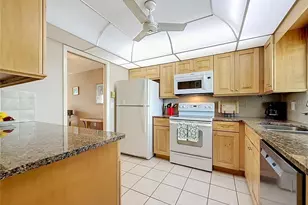 4550 Cove Cir, Saint Petersburg, FL 33708 - Photo 14