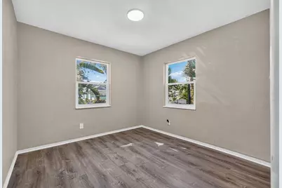 2114 53rd Street S, Gulfport, FL 33707 - Photo 12