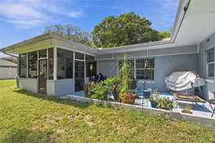10803 N Oregon Cir, Tampa, FL 33612 - Photo 22