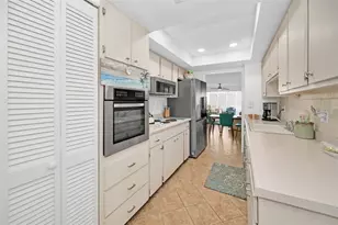 622 Edgewater Dr, Dunedin, FL 34698 - Photo 6