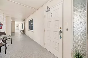 622 Edgewater Dr, Dunedin, FL 34698 - Photo 2