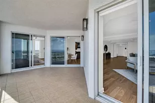 300 Beach Dr NE, Saint Petersburg, FL 33701 - Photo 14