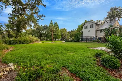1214 E Park Cir, Tampa, FL 33604 - Photo 10