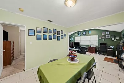 1221 Queen St N, Saint Petersburg, FL 33713 - Photo 10