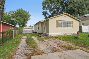 1221 Queen St N, Saint Petersburg, FL 33713 - Photo 2