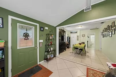 1221 Queen St N, Saint Petersburg, FL 33713 - Photo 4