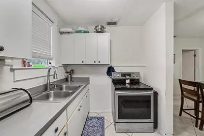 1221 Queen St N, Saint Petersburg, FL 33713 - Photo 16