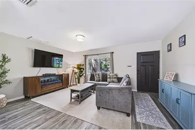 9976 56th Avenue N, Saint Petersburg, FL 33708 - Photo 4
