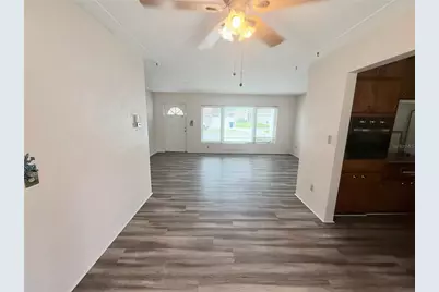 10613 Lake Vista Drive, Seminole, FL 33772 - Photo 6