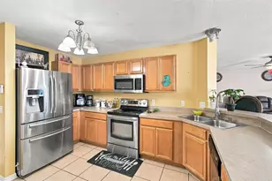 11771 Mango Cross Ct, Seffner, FL 33584 - Photo 4
