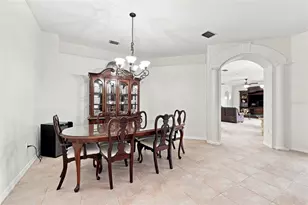 2103 Boot Lake Cir, Tampa, FL 33612 - Photo 8