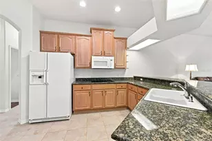 2103 Boot Lake Cir, Tampa, FL 33612 - Photo 14