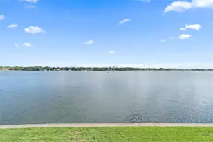 165 Pompano Dr SE, Saint Petersburg, FL 33705 - Photo 4