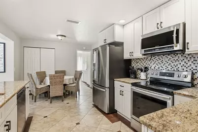 9165 136th Street, Seminole, FL 33776 - Photo 12