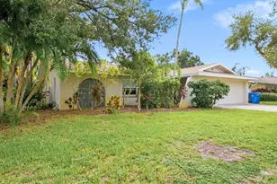 9165 136th St, Seminole, FL 33776 - Photo 1