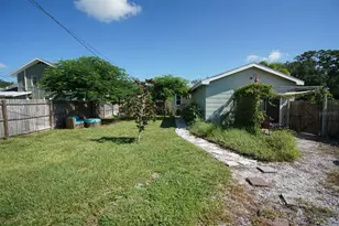145 NE Lincoln Cir N, Saint Petersburg, FL 33702 - Photo 44