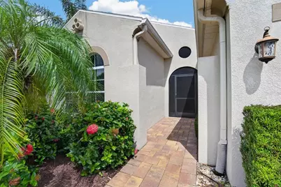 818 King Leon Way, Sun City Center, FL 33573 - Photo 6