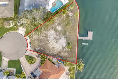 3901 14th Way NE, Saint Petersburg, FL 33703 - Photo 2
