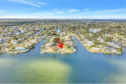 3901 14th Way NE, Saint Petersburg, FL 33703 - Photo 6
