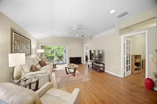31040 Prout Ct, Wesley Chapel, FL 33543 - Photo 8