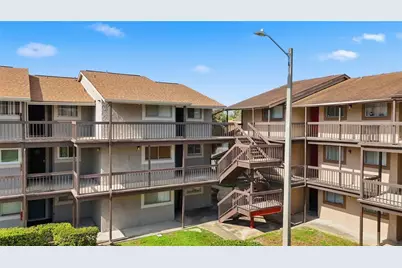 6308 Newtown Circle #8B5, Tampa, FL 33615 - Photo 4