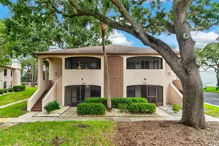 2998 Bonaventure Cir, Palm Harbor, FL 34684 - Photo 2