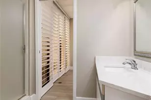 2775 Kipps Colony Dr S, Saint Petersburg, FL 33707 - Photo 28