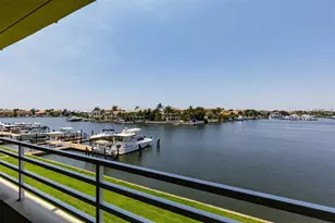 2775 Kipps Colony Dr S, Saint Petersburg, FL 33707 - Photo 36