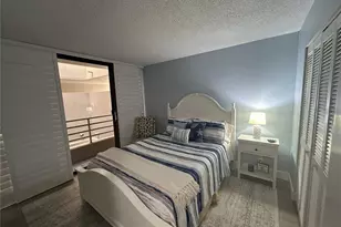 2775 Kipps Colony Dr S, Saint Petersburg, FL 33707 - Photo 24