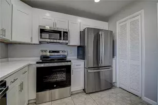 100 Bluff View Dr, Belleair Bluffs, FL 33770 - Photo 12