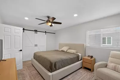 9043 2nd Street N, Saint Petersburg, FL 33702 - Photo 24