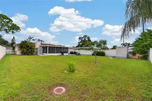 9043 2nd St N, Saint Petersburg, FL 33702 - Photo 48