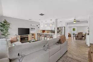 9043 2nd St N, Saint Petersburg, FL 33702 - Photo 8