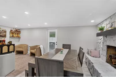 9043 2nd Street N, Saint Petersburg, FL 33702 - Photo 18