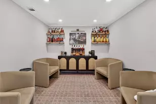 9043 2nd St N, Saint Petersburg, FL 33702 - Photo 22