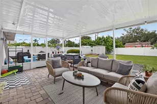 9043 2nd St N, Saint Petersburg, FL 33702 - Photo 40