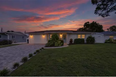 9043 2nd Street N, Saint Petersburg, FL 33702 - Photo 2