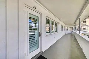 491 1st St S, Saint Petersburg, FL 33701 - Photo 2