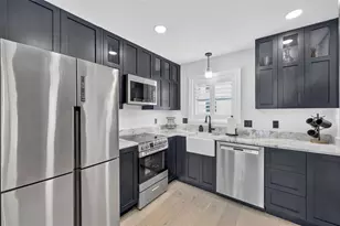 491 1st St S, Saint Petersburg, FL 33701 - Photo 8
