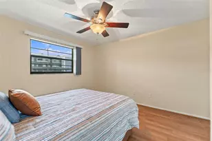 5971 Terrace Park Dr N, Saint Petersburg, FL 33709 - Photo 10